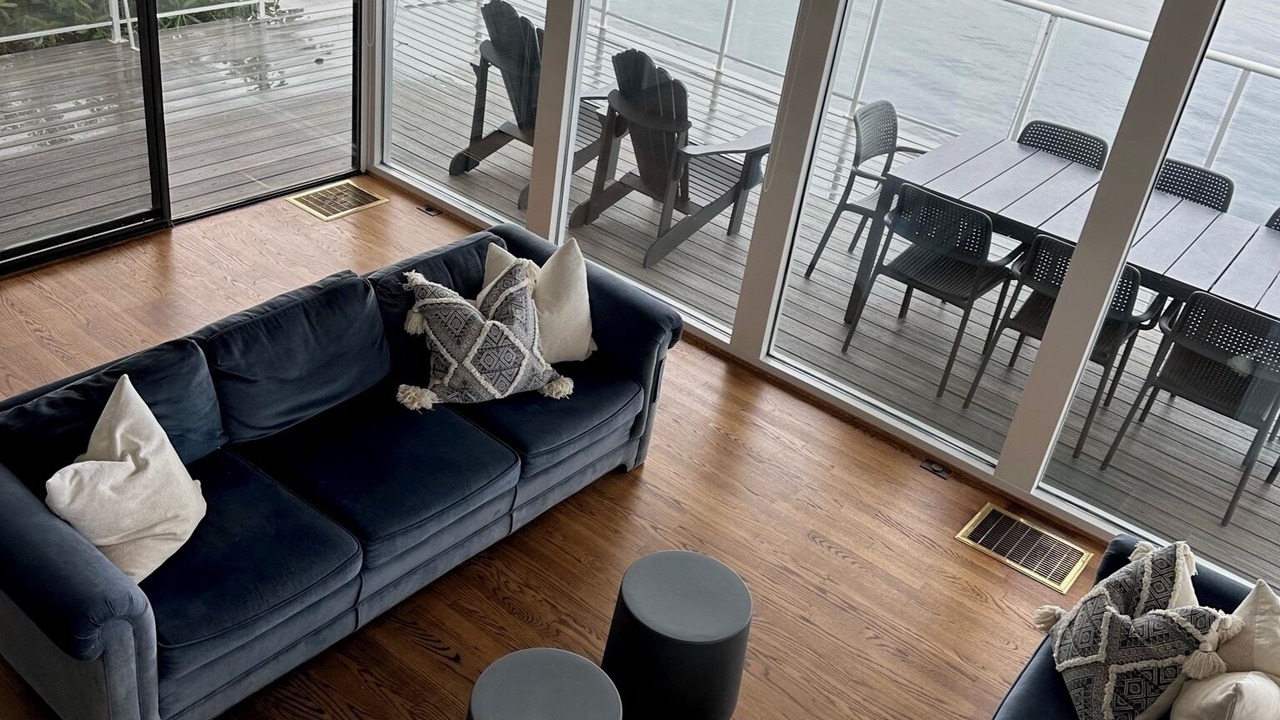 Photo of Livingroom in Halfmoon Bay