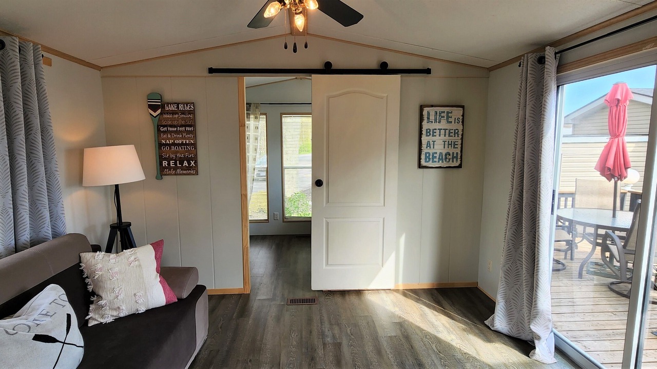 Photo of Livingroom in Sherkston