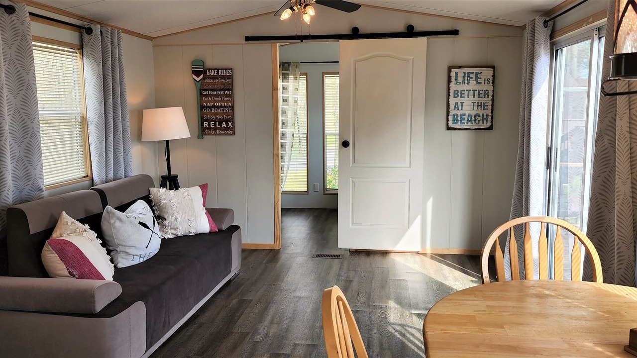 Photo of Livingroom in Sherkston