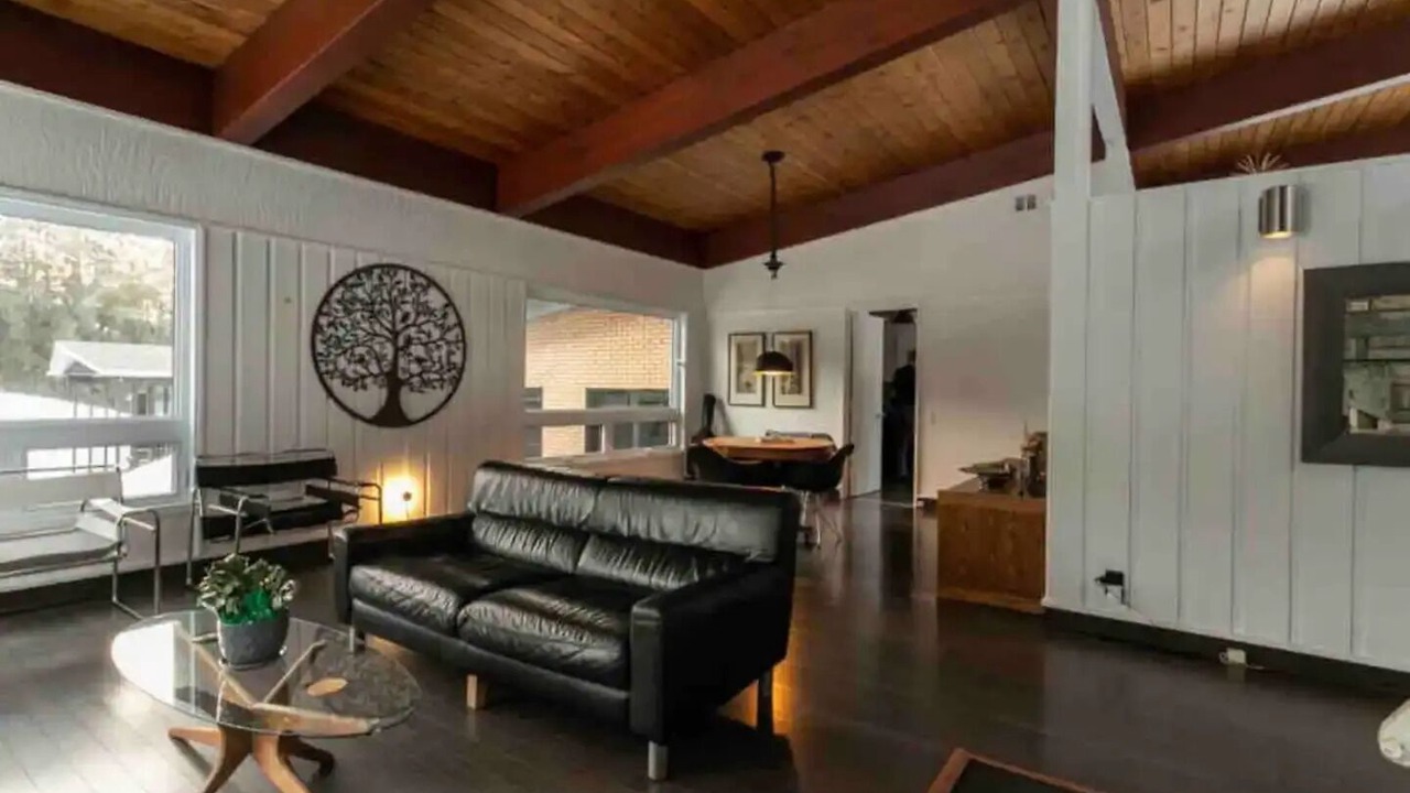 Photo of Livingroom in Prevost