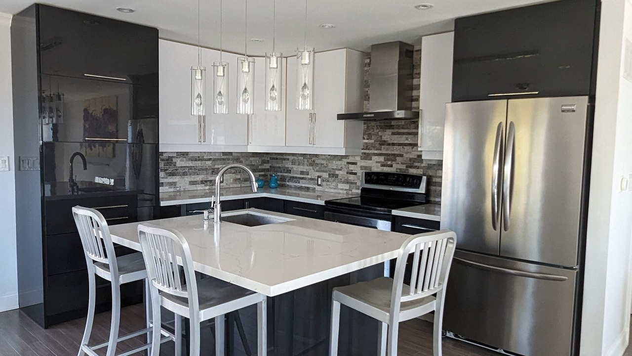 Photo of Kitchen in Brookhaven - Amesbury