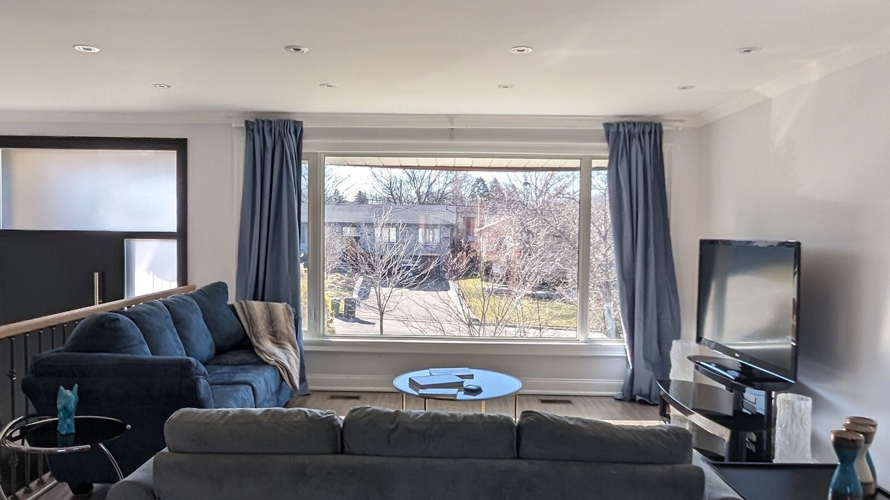 Photo of Livingroom in Brookhaven - Amesbury