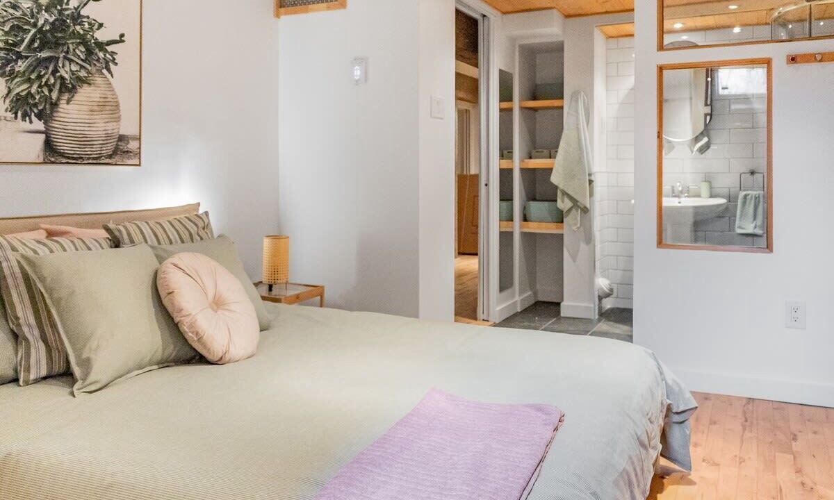 Photo of Bedroom in Nouveau-Rosemont