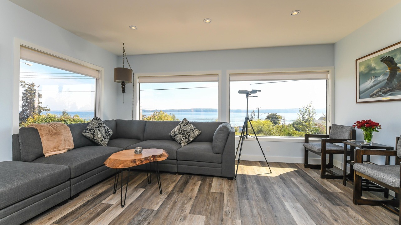 Photo of Livingroom in Union Bay