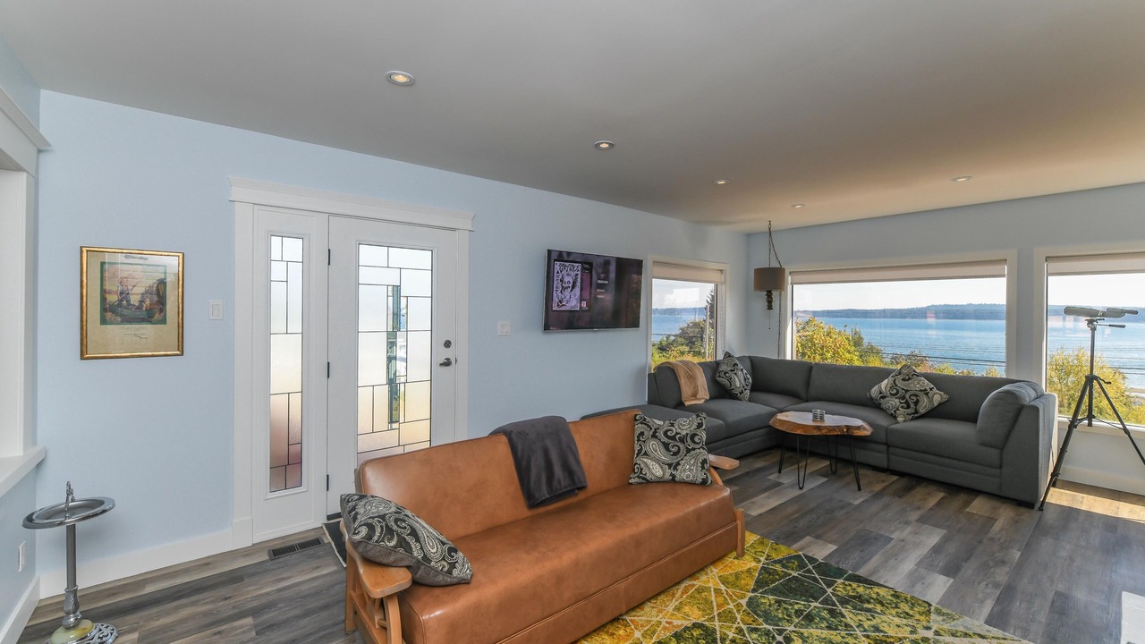 Photo of Livingroom in Union Bay