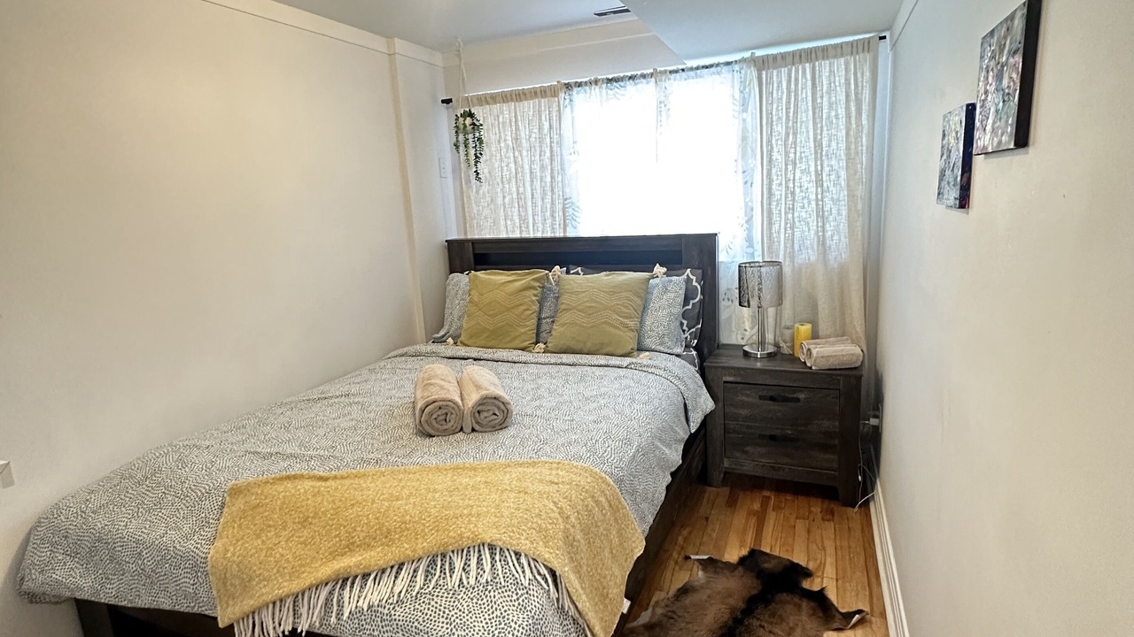 Photo of Bedroom in Pierrefonds-Roxboro