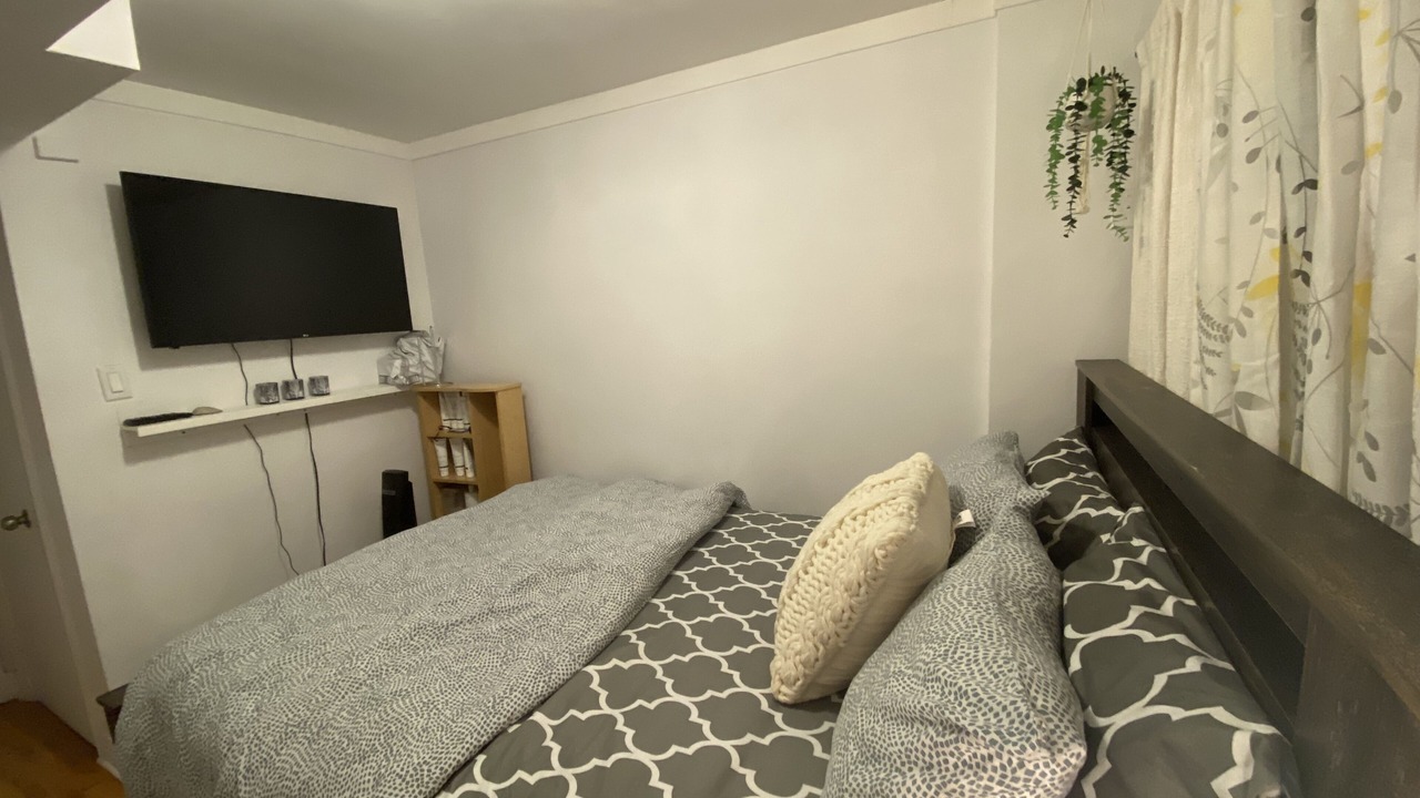 Photo of Bedroom in Pierrefonds-Roxboro