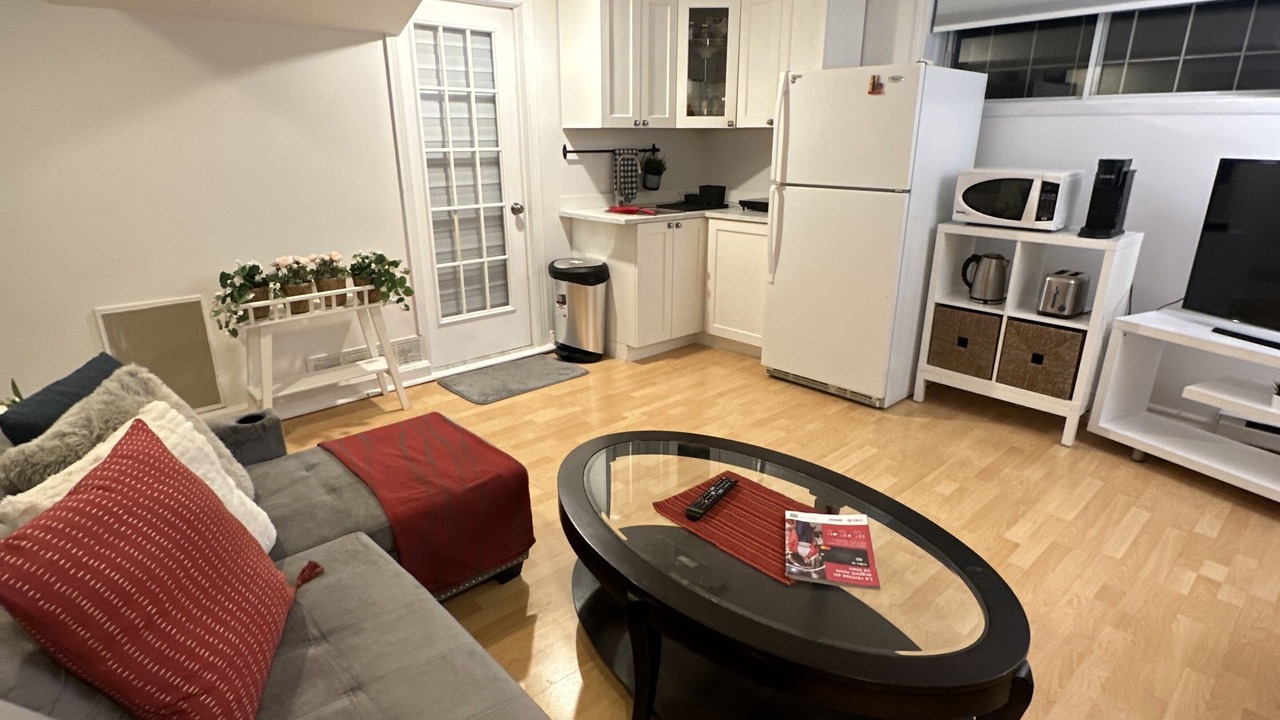 Photo of Livingroom in Pierrefonds-Roxboro