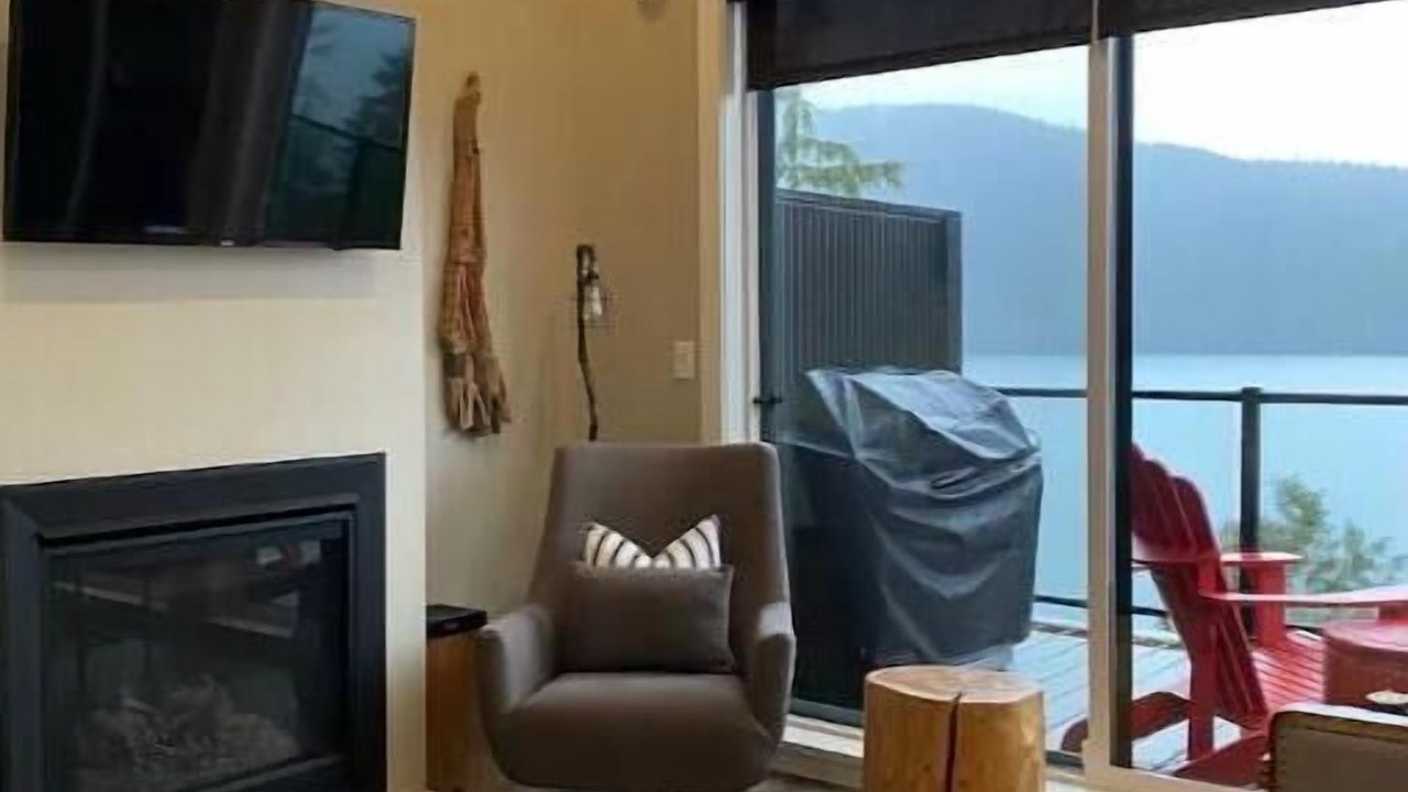 Photo of Livingroom in Port Renfrew
