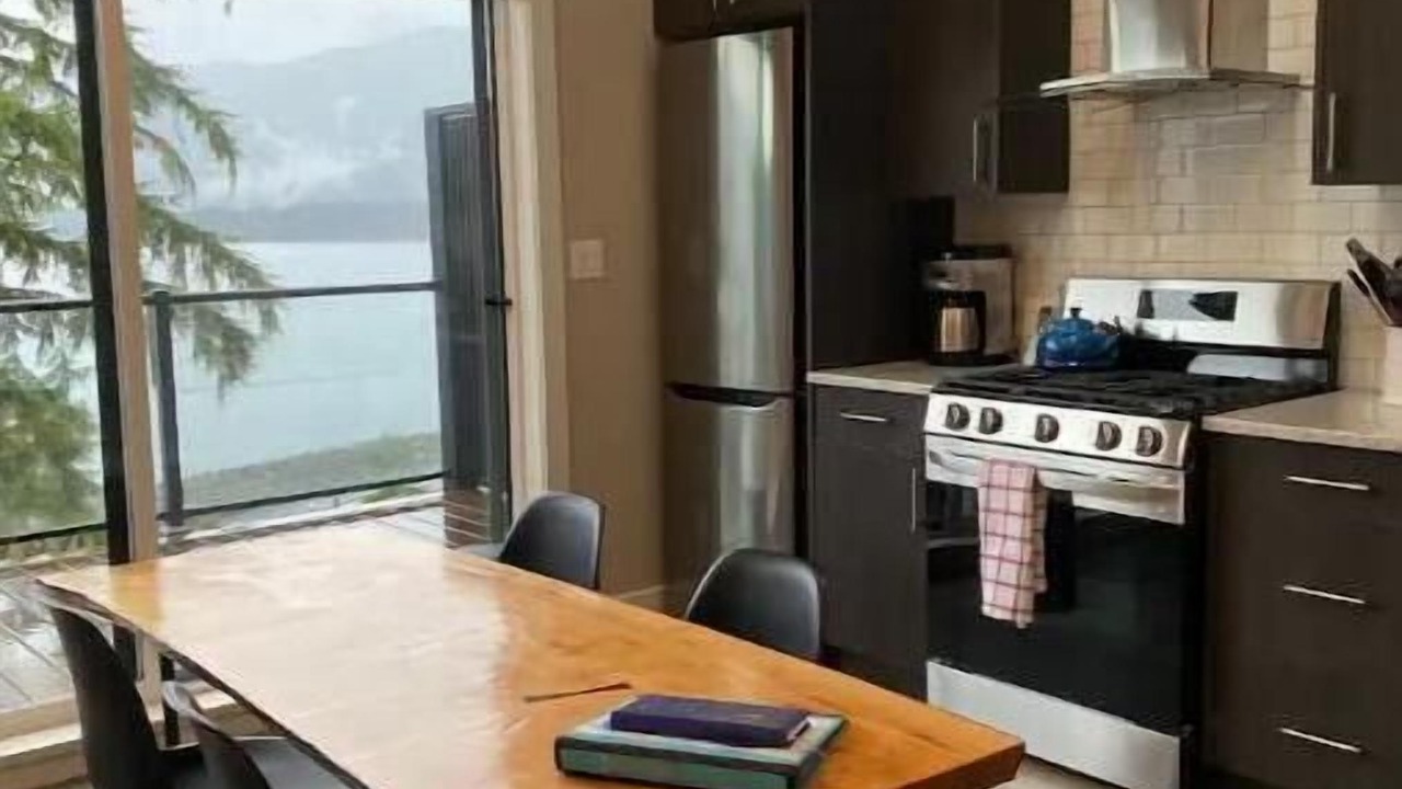 Photo of Kitchen in Port Renfrew