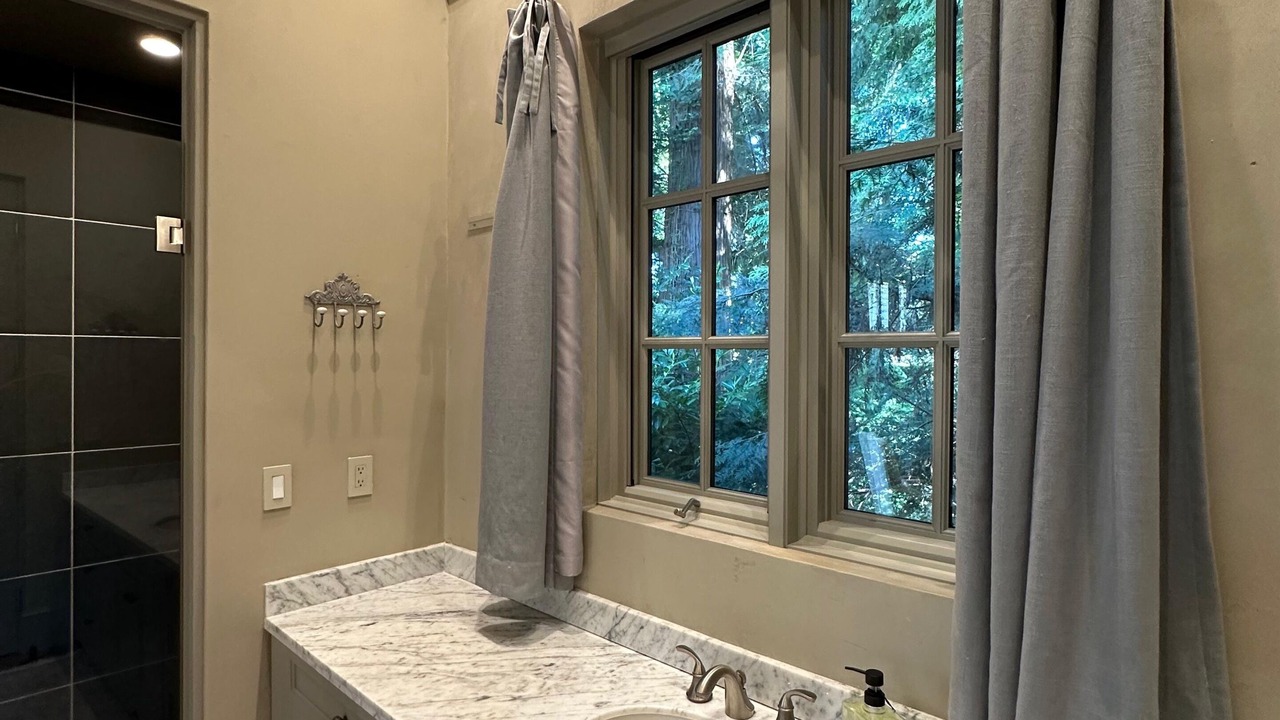 Photo of Bedroom in Kerrisdale
