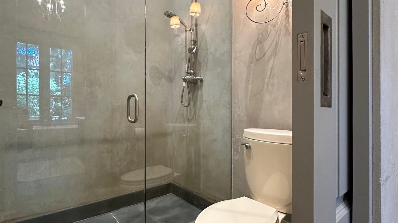 Photo of Bathroom in Kerrisdale