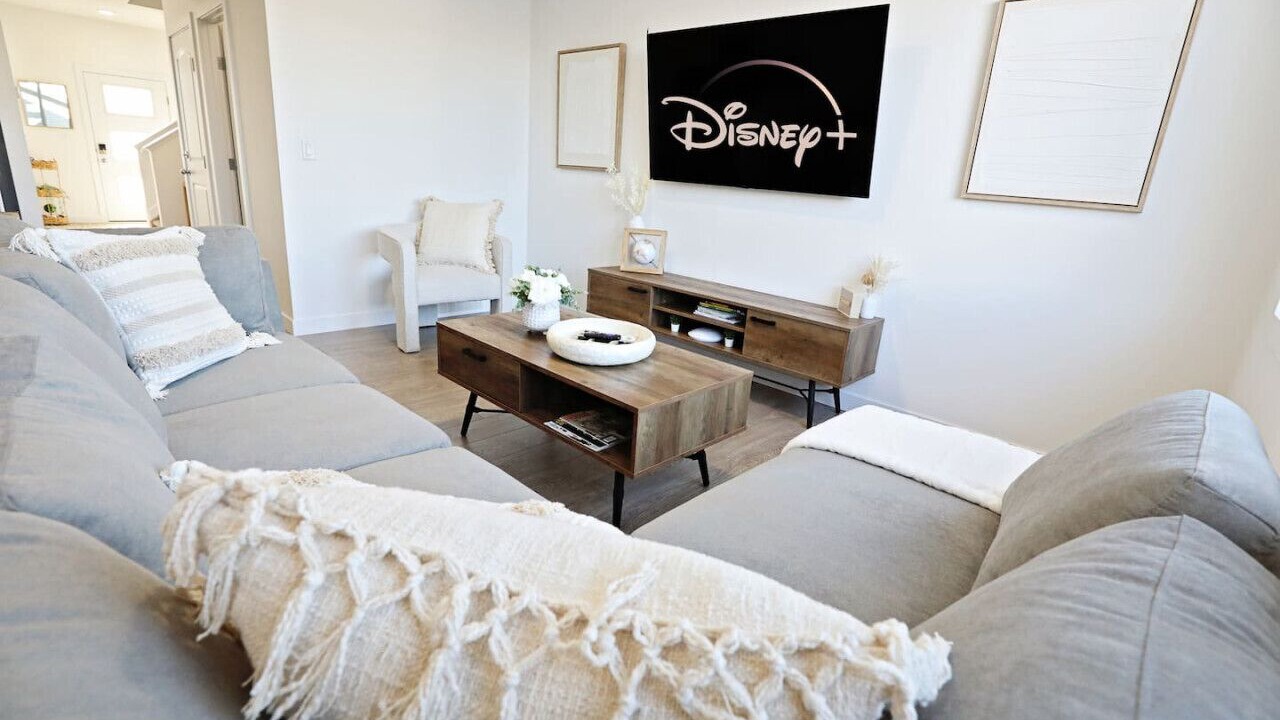 Photo of Livingroom in Northwest Edmonton