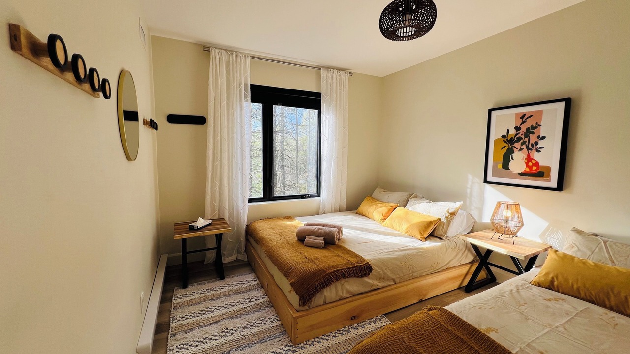 Photo of Bedroom in Adstock