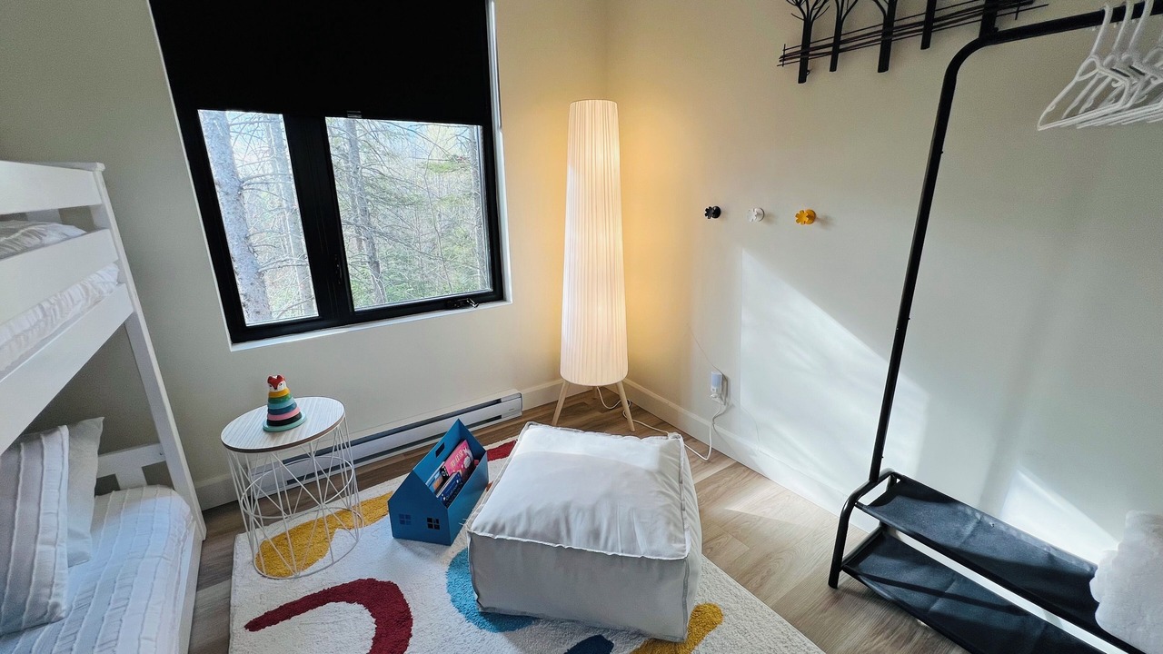 Photo of Bedroom in Adstock