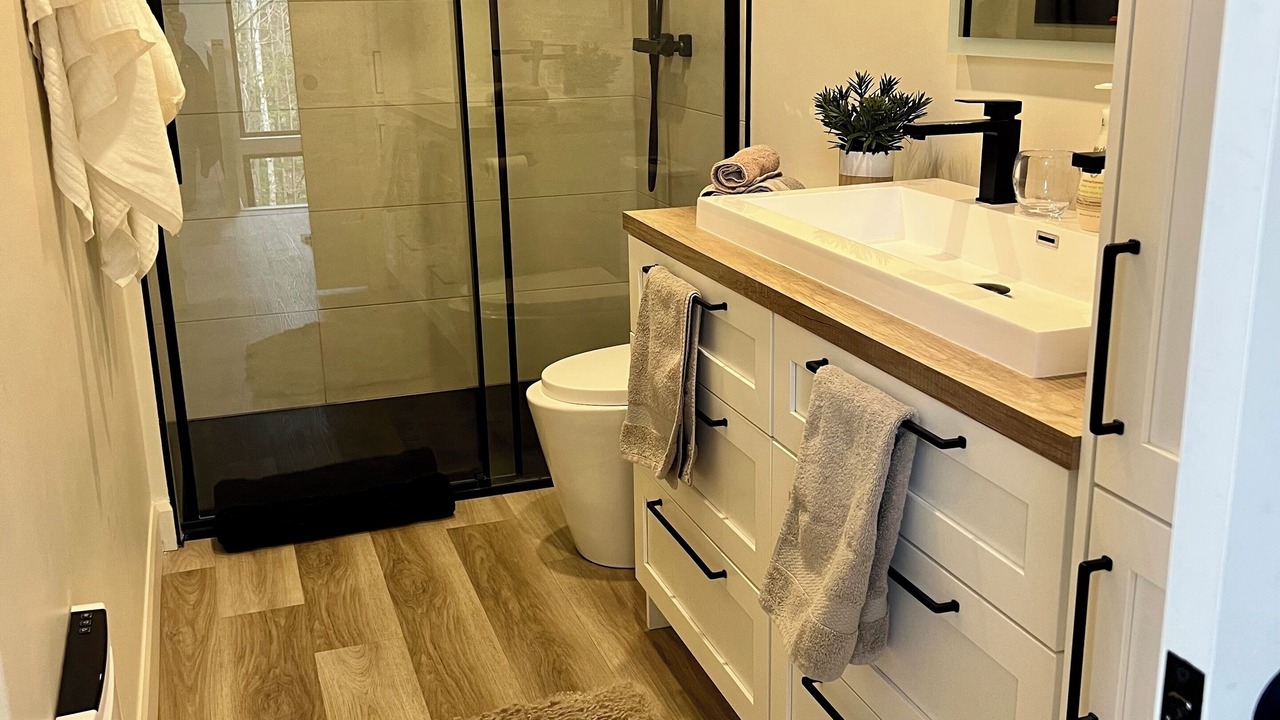Photo of Bathroom in Adstock