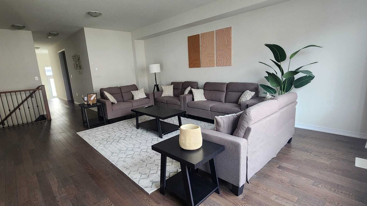 Photo of Livingroom in Thorold