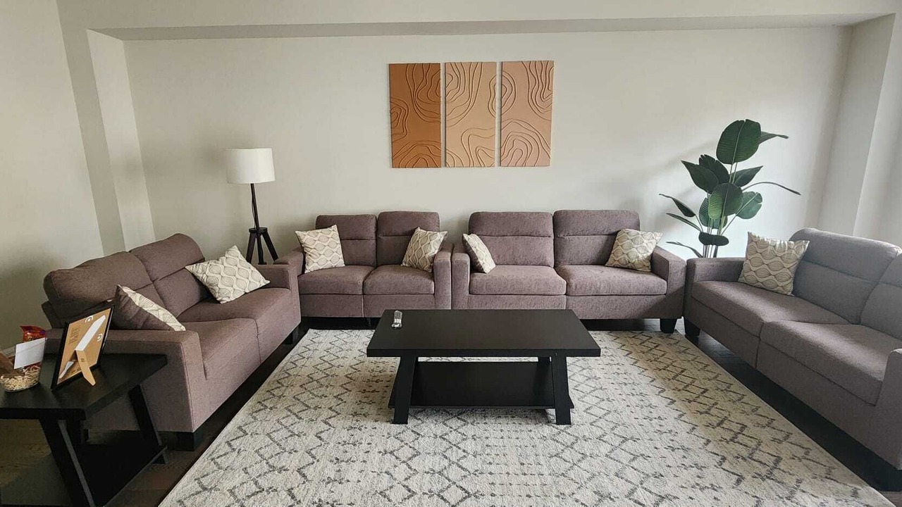 Photo of Livingroom in Thorold