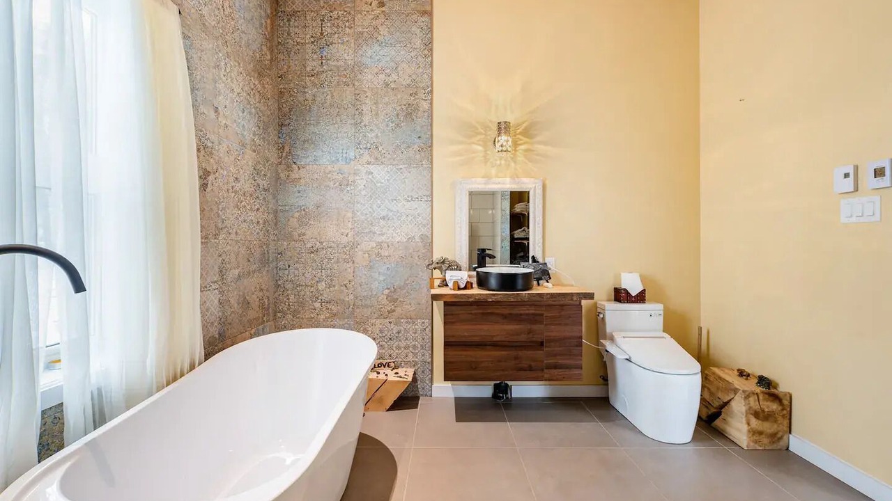 Photo of Bathroom in Grenville-sur-la-Rouge