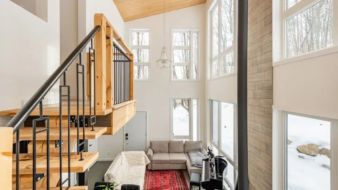 Photo of Livingroom in Grenville-sur-la-Rouge