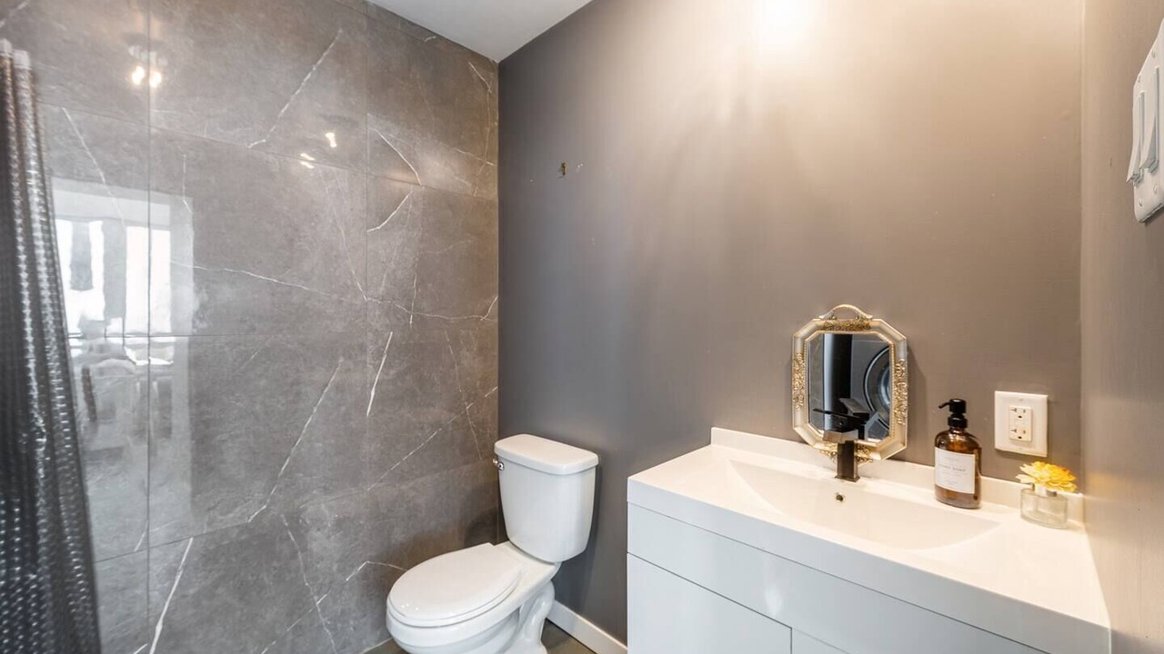 Photo of Bathroom in Grenville-sur-la-Rouge