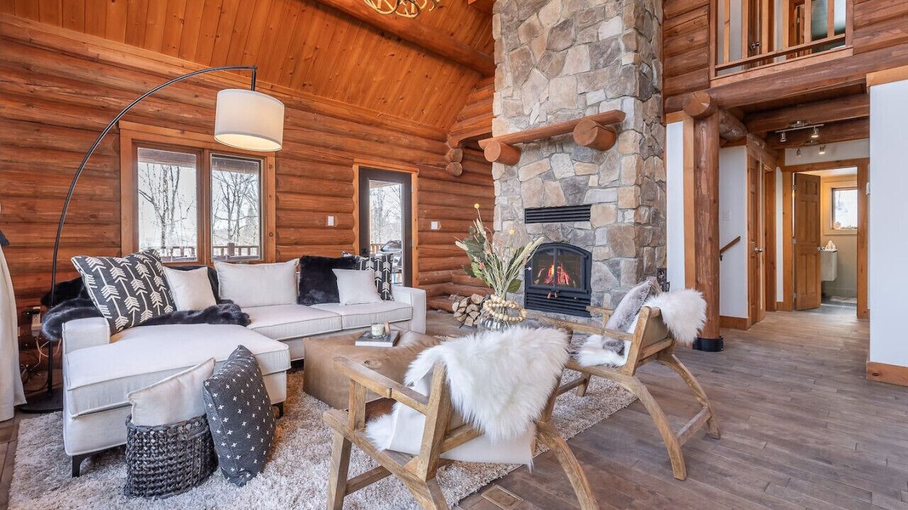 Photo of Livingroom in Saint-Faustin-Lac-Carre