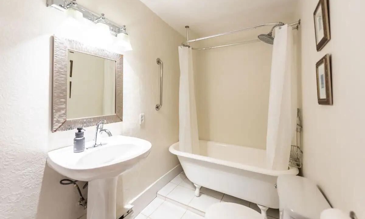 Photo of Bathroom in Waterford Valley