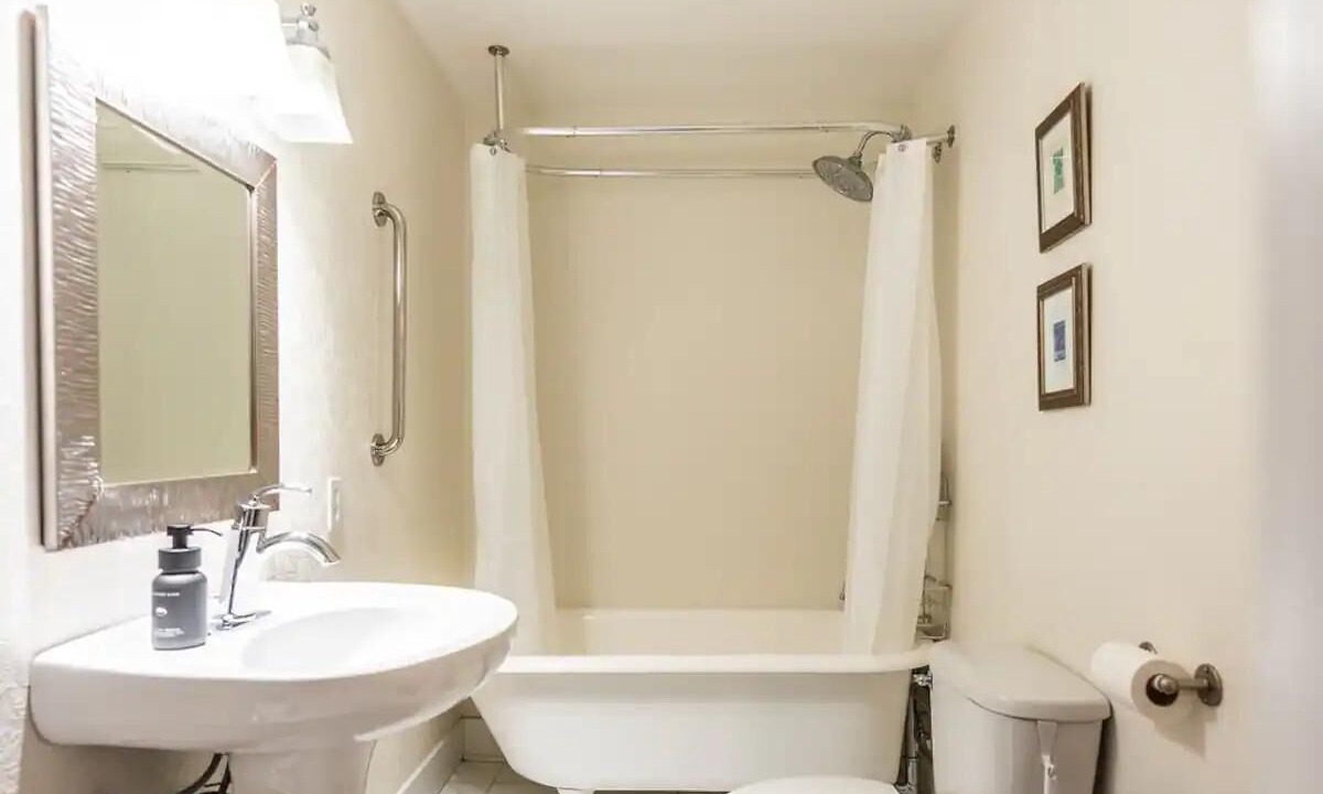 Photo of Bathroom in Waterford Valley