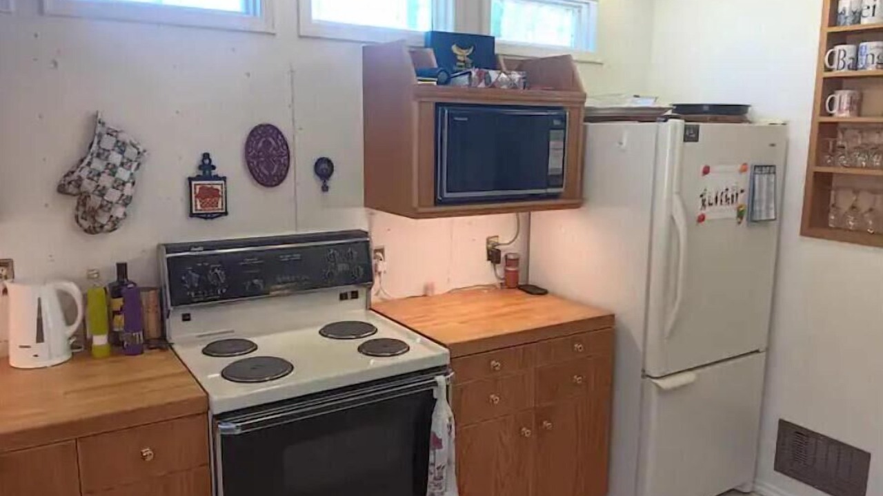 Photo of Kitchen in Division No. 11
