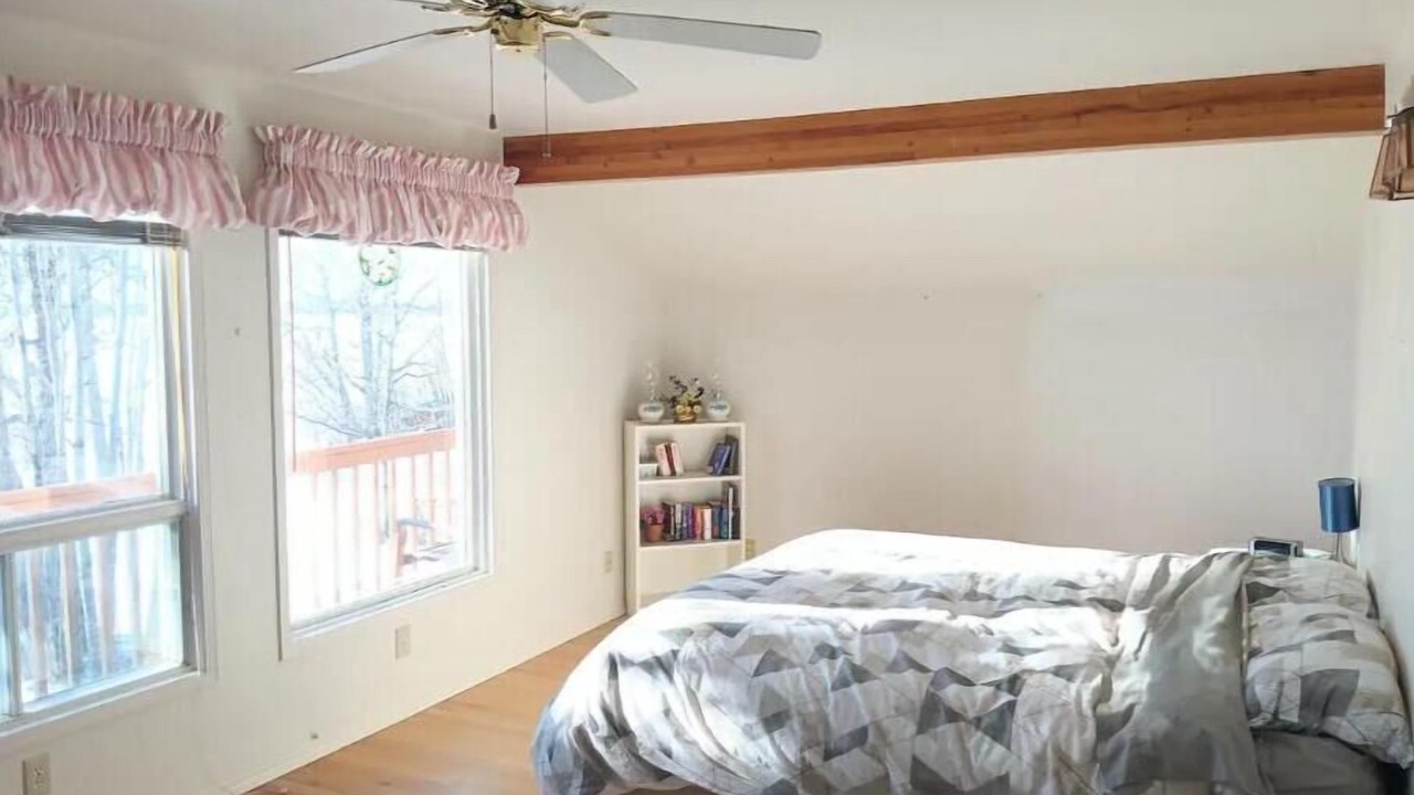 Photo of Bedroom in Division No. 11