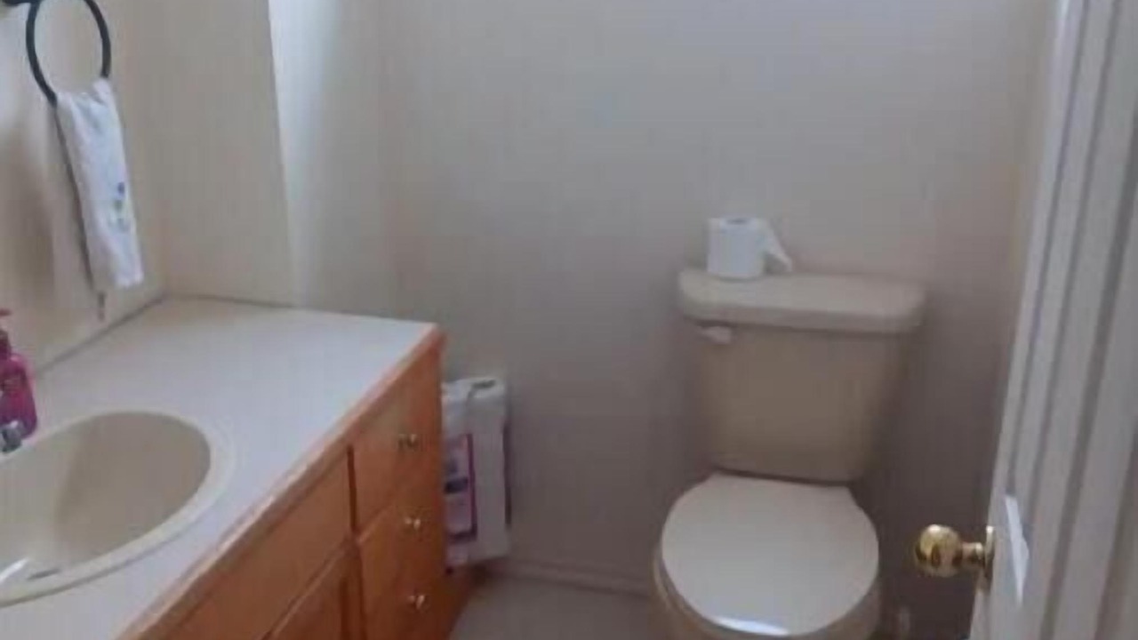 Photo of Bathroom in Division No. 11