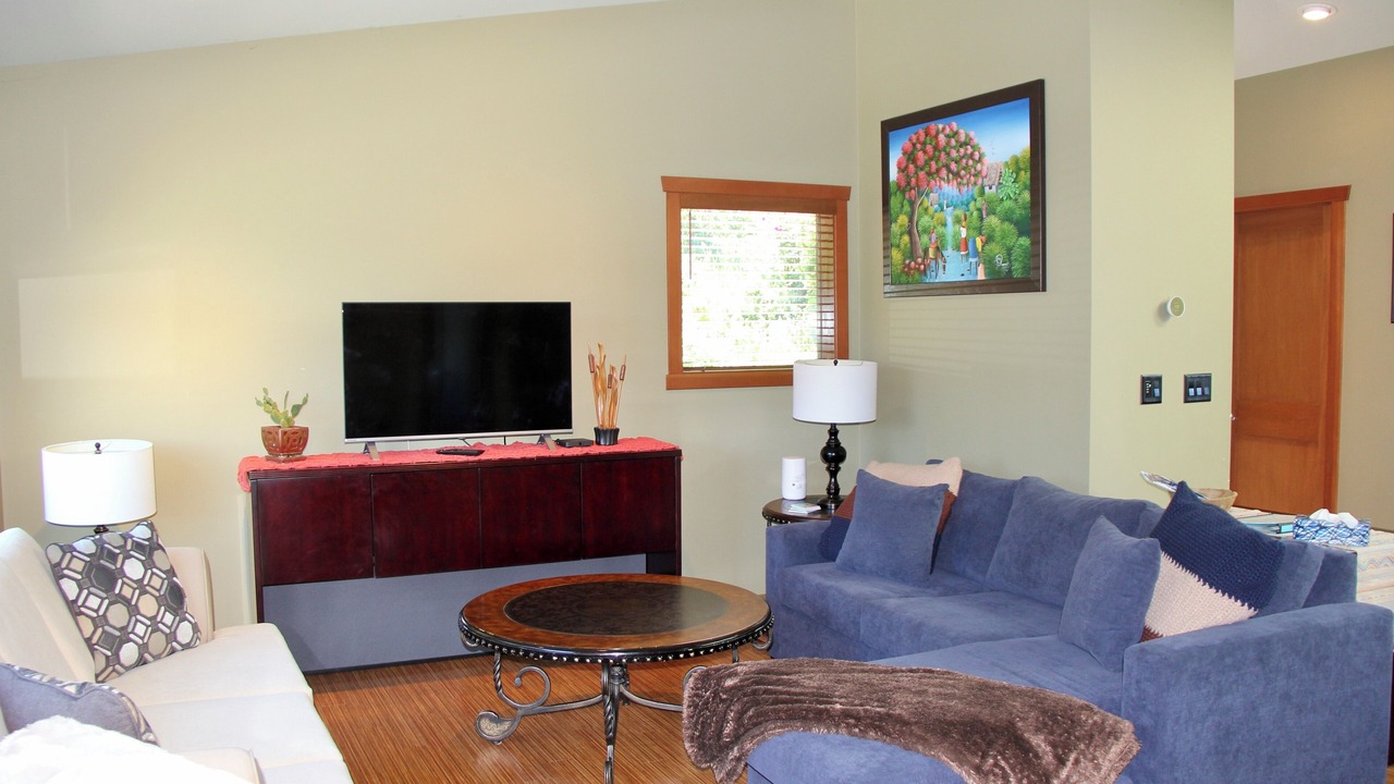 Photo of Livingroom in Central Okanagan