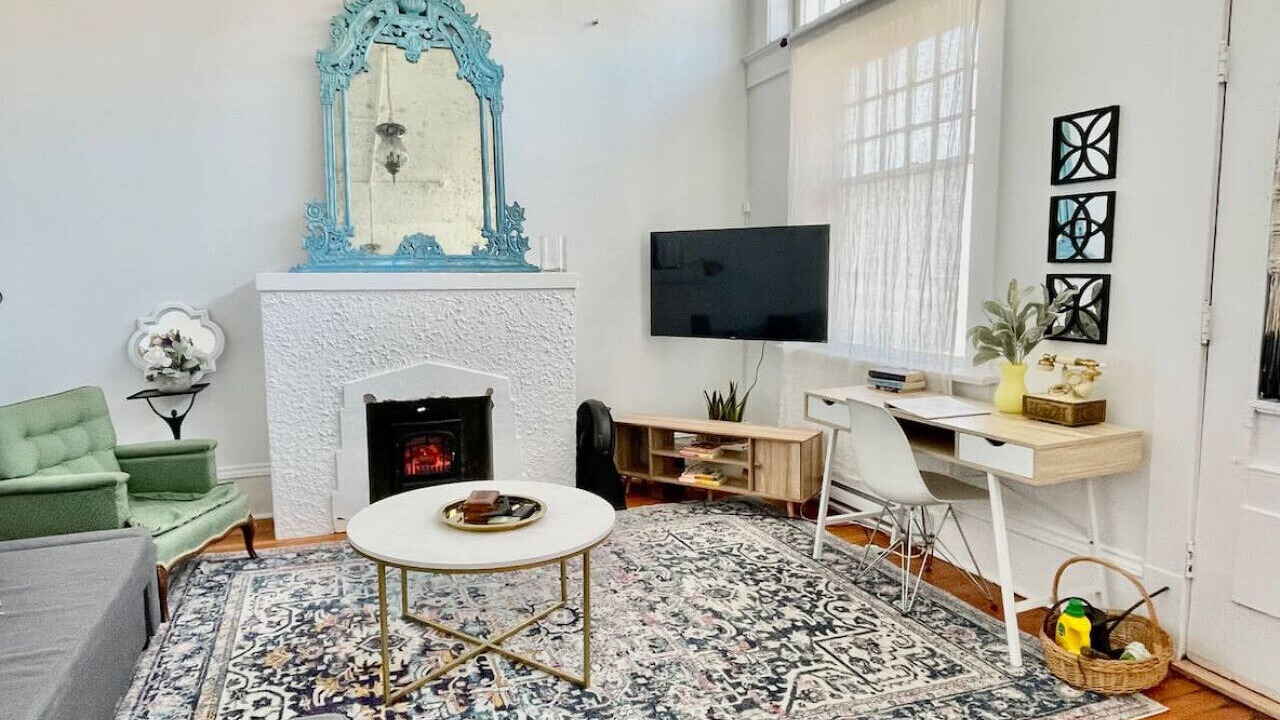 Photo of Livingroom in Marpole