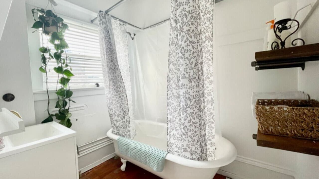 Photo of Bathroom in Marpole