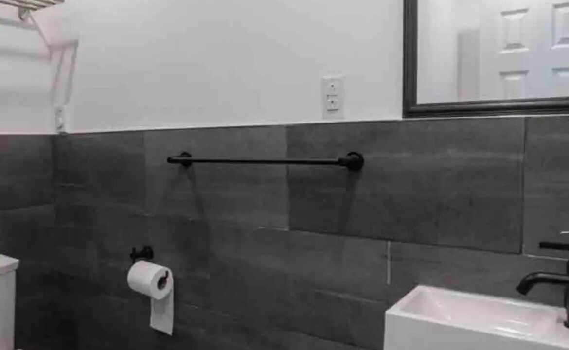 Photo of Bathroom in Ville-Marie