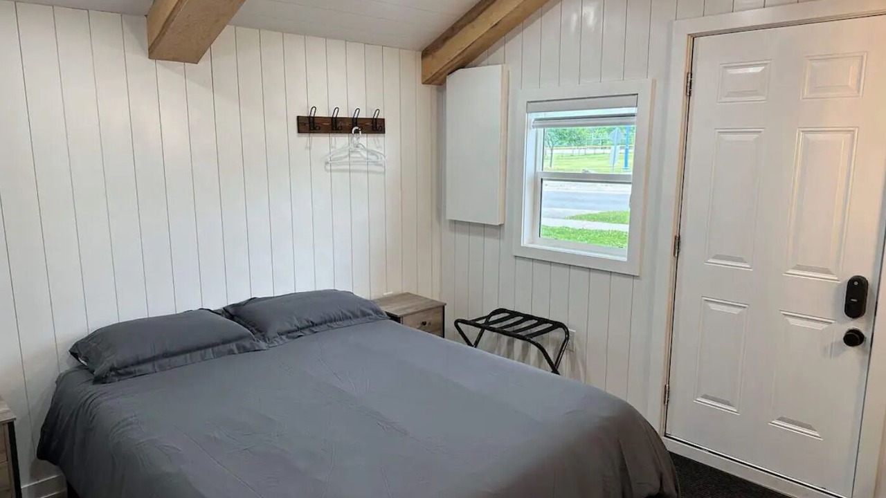 Photo of Bedroom in Alcona