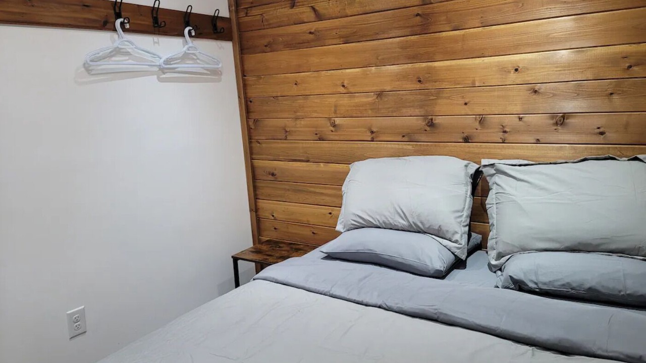 Photo of Bedroom in Alcona