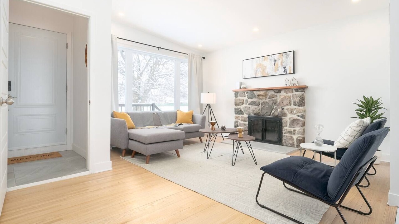 Photo of Livingroom in Brossard