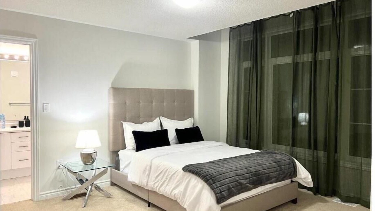 Photo of Bedroom in Wasaga Beach