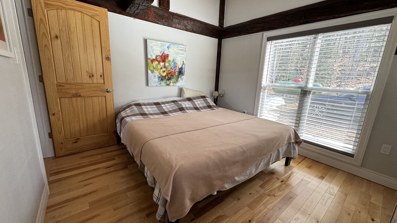 Photo of Bedroom in Baysville