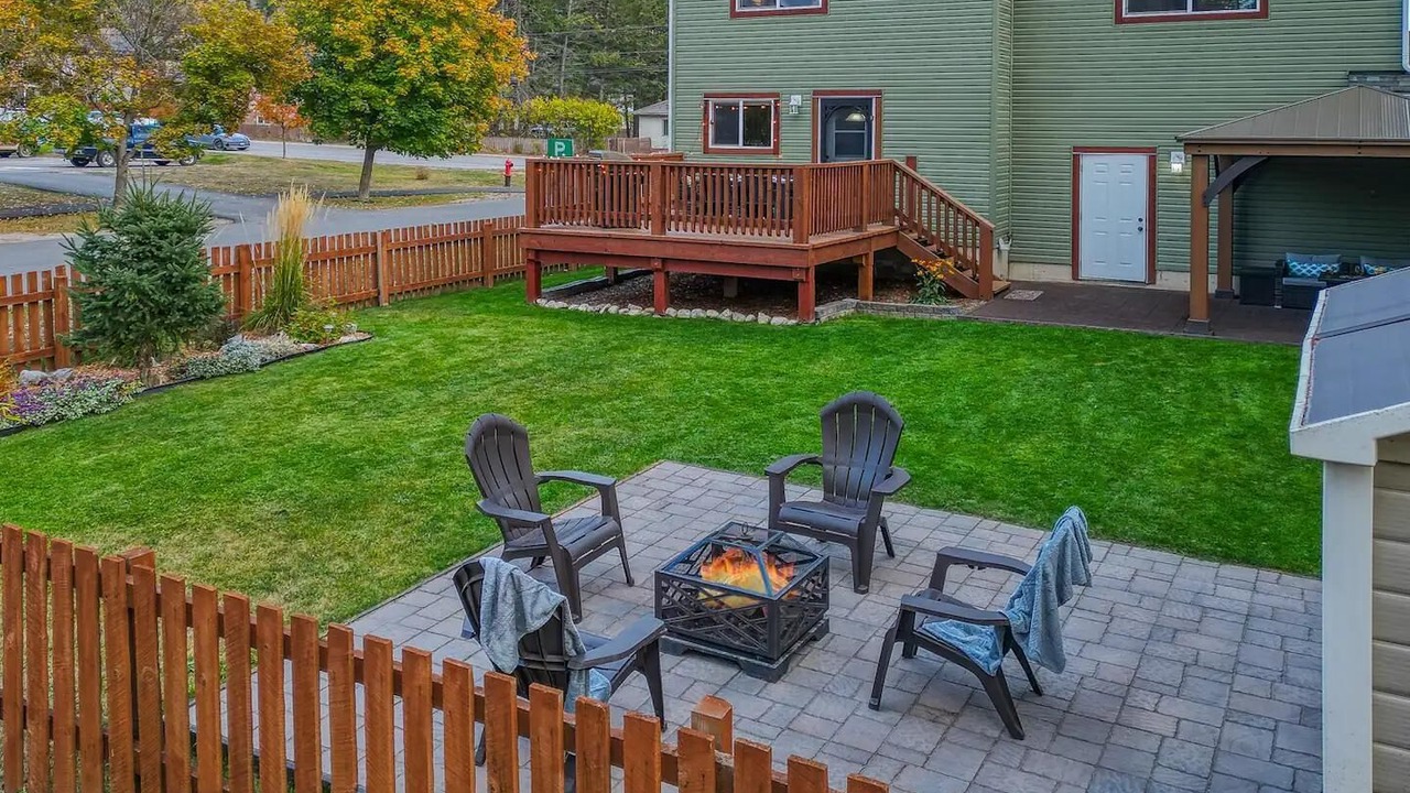 Photo of Patio Balcony in East Kootenay