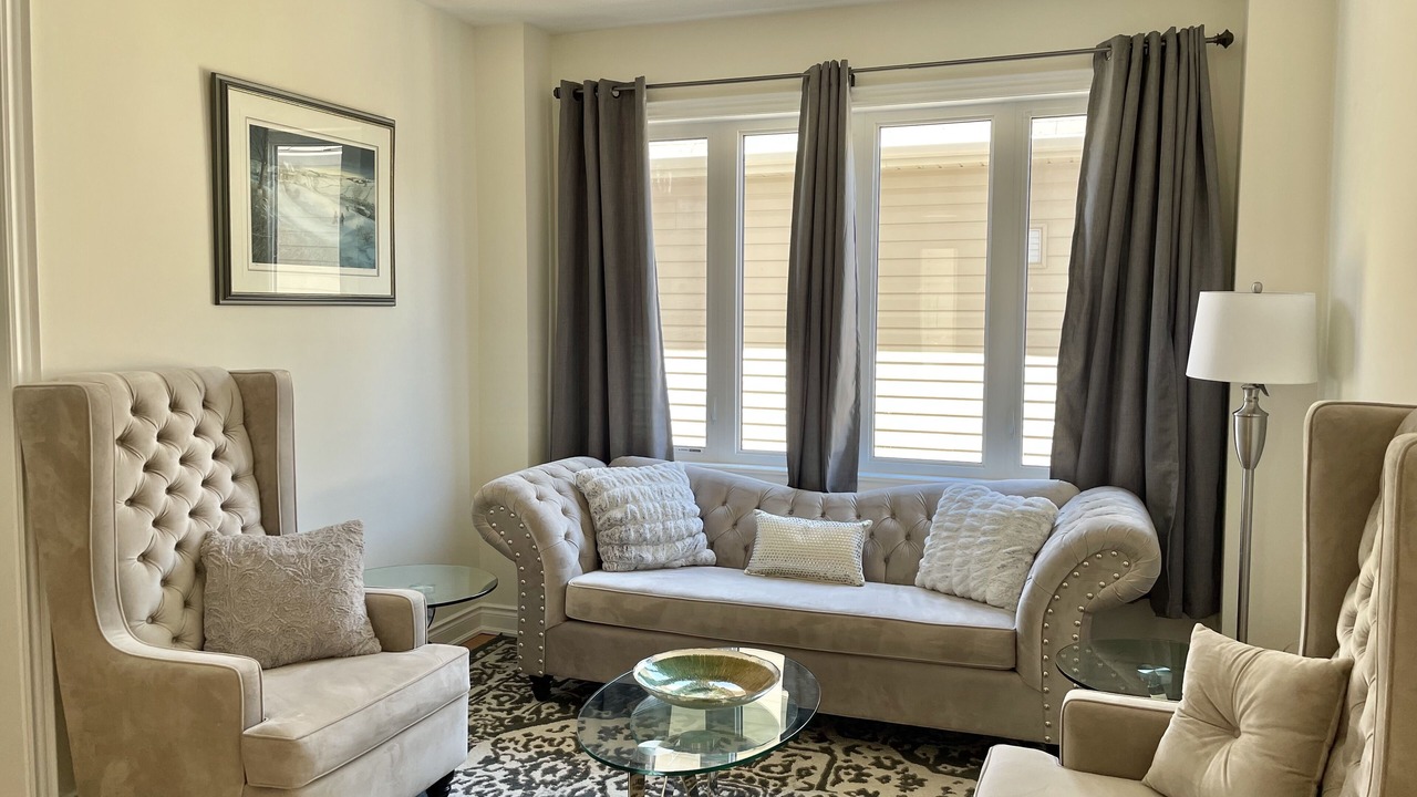Photo of Livingroom in Lindsay