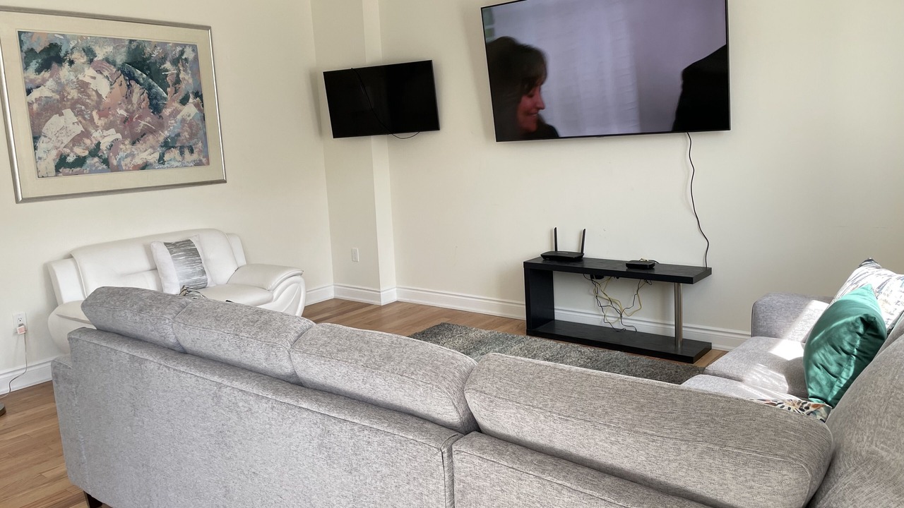 Photo of Livingroom in Lindsay