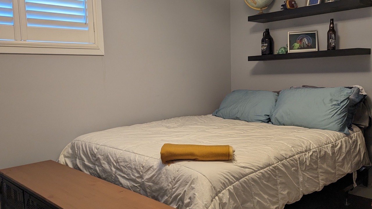 Photo of Bedroom in Canyon Meadows