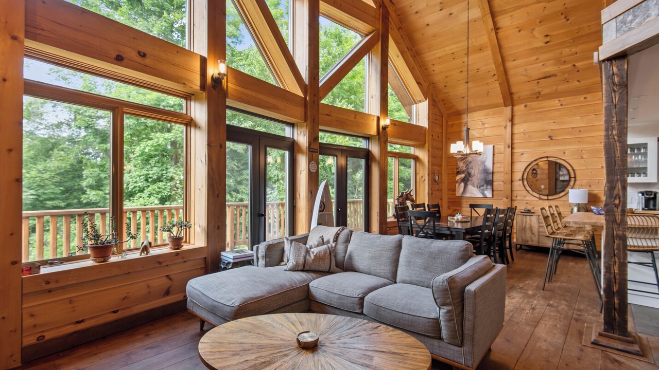 Photo of Livingroom in Val-des-Lacs