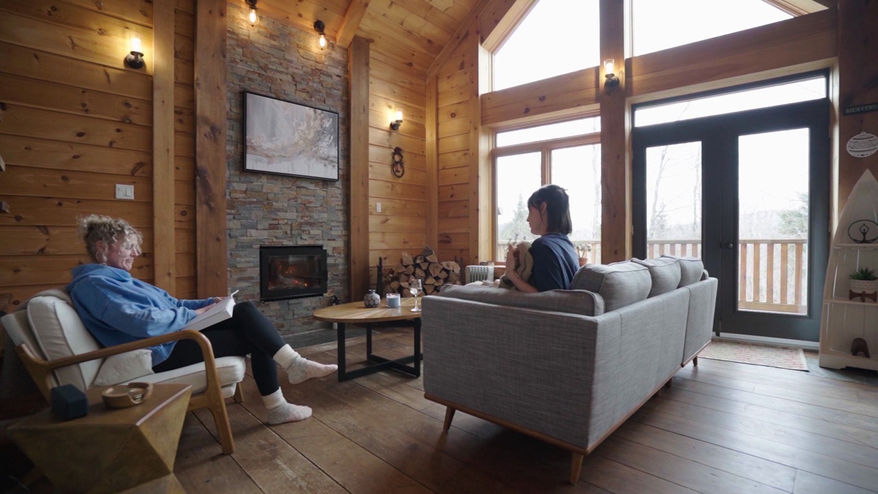 Photo of Livingroom in Val-des-Lacs