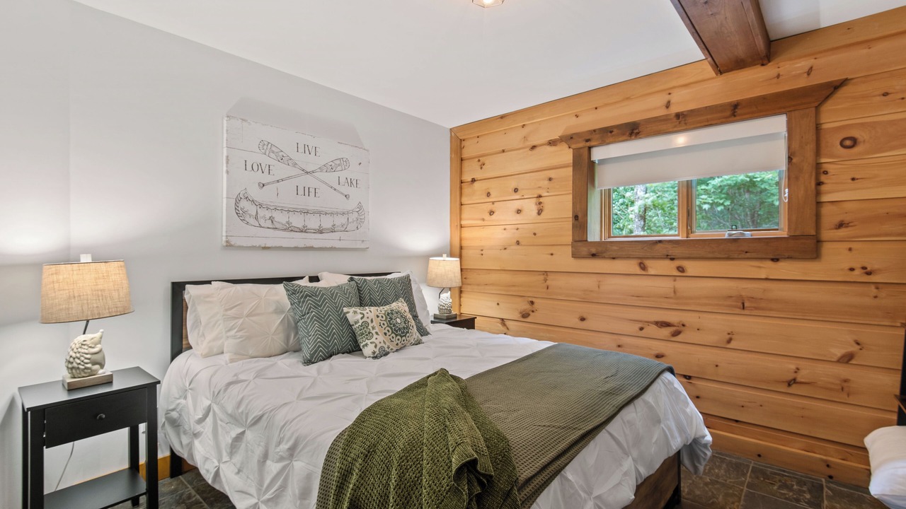 Photo of Bedroom in Val-des-Lacs