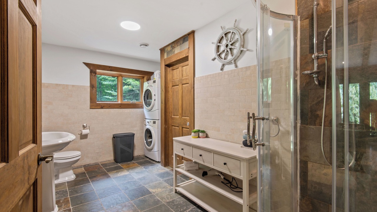 Photo of Bathroom in Val-des-Lacs