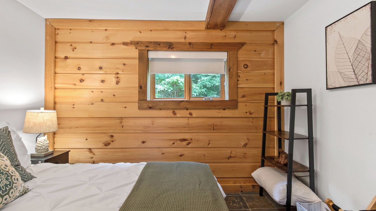 Photo of Bedroom in Val-des-Lacs
