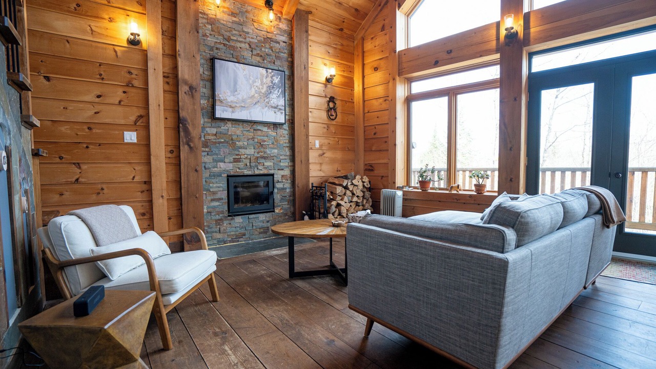 Photo of Livingroom in Val-des-Lacs
